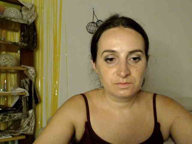Modella: UWillMarryMyAss