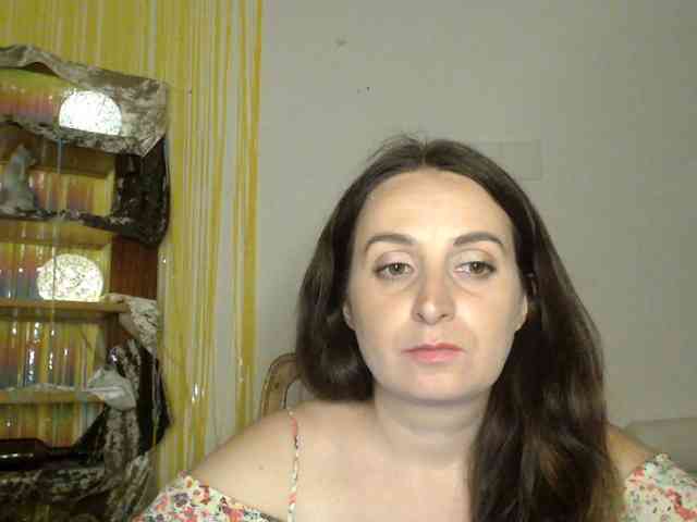 Modella: UWillMarryMyAss