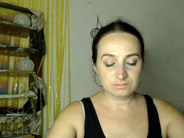Modella: UWillMarryMyAss