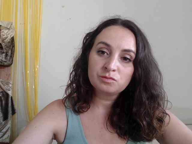 Modella: UWillMarryMyAss
