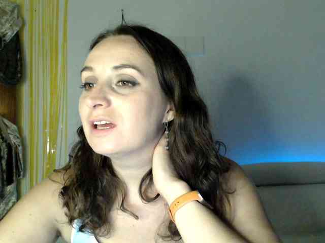 Modella: UWillMarryMyAss