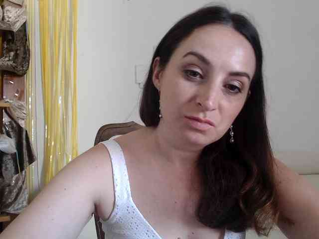 Modella: UWillMarryMyAss