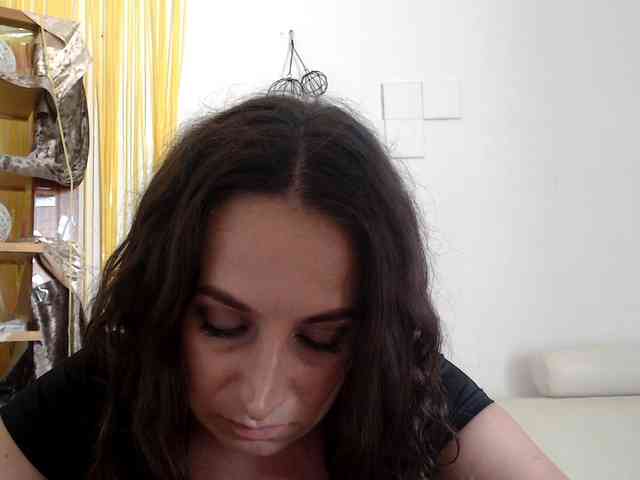 Modella: UWillMarryMyAss