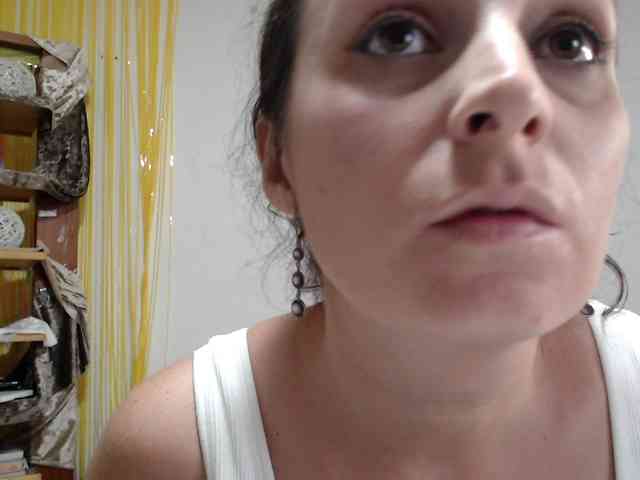 Modella: UWillMarryMyAss