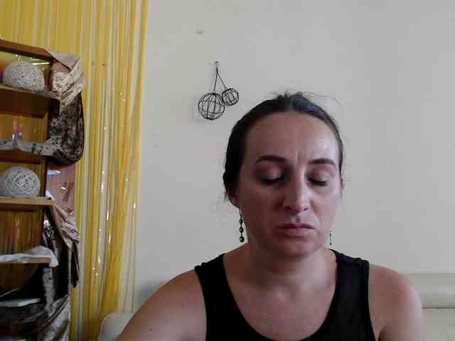 Modella: UWillMarryMyAss