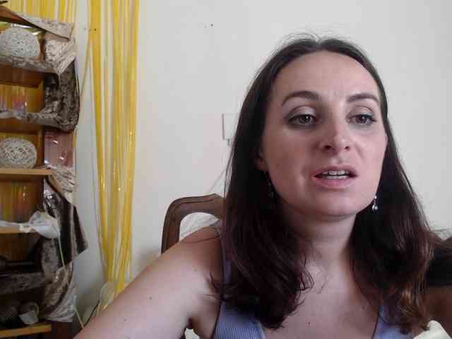 Modella: UWillMarryMyAss