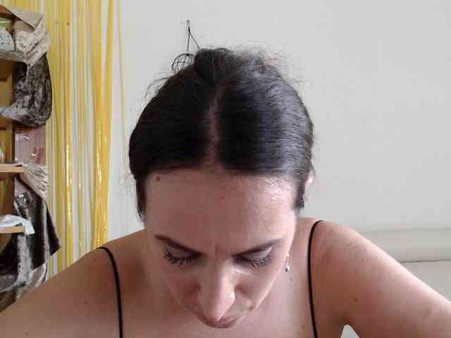 Modella: UWillMarryMyAss