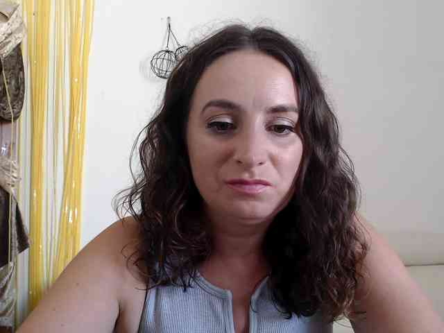 Modella: UWillMarryMyAss