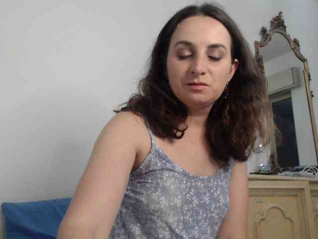 Modella: UWillMarryMyAss