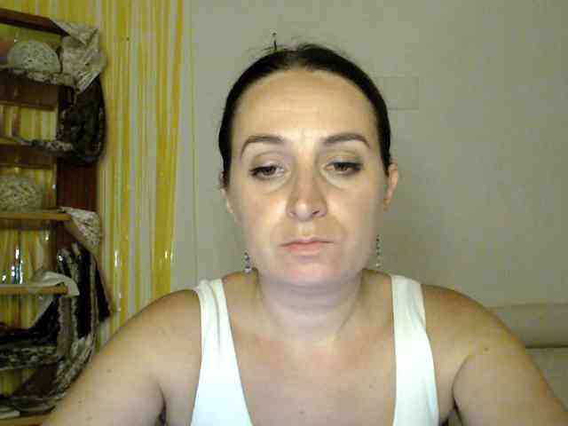 Modella: UWillMarryMyAss