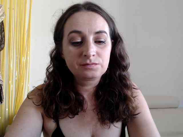 Modella: UWillMarryMyAss