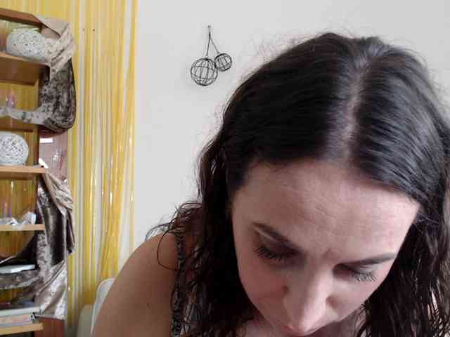 Modella: UWillMarryMyAss