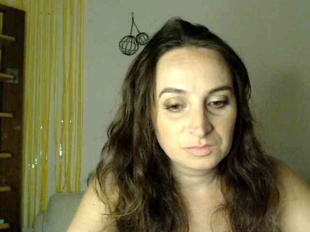 Modella: UWillMarryMyAss