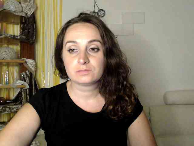 Modella: UWillMarryMyAss