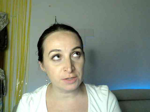 Modella: UWillMarryMyAss