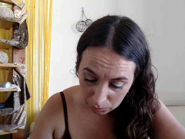 Modella: UWillMarryMyAss