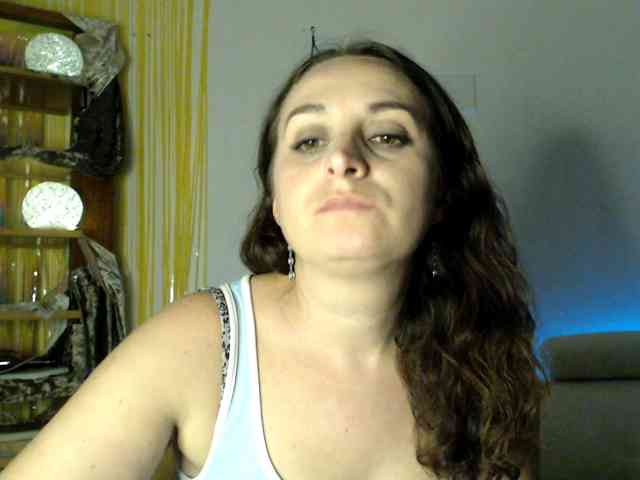 Modella: UWillMarryMyAss