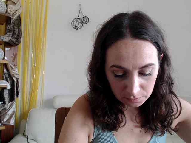 Modella: UWillMarryMyAss