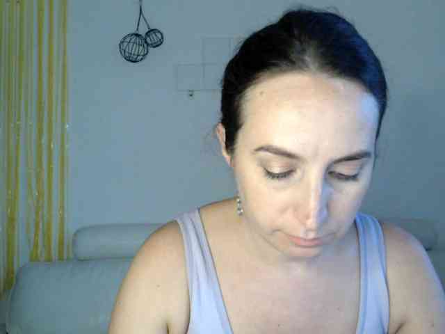 Modella: UWillMarryMyAss