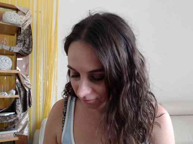 Modella: UWillMarryMyAss