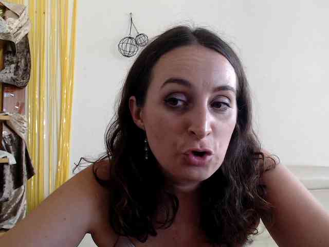 Modella: UWillMarryMyAss