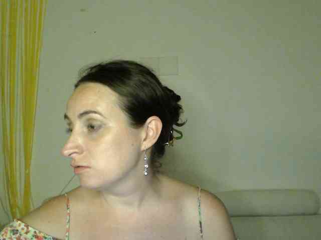 Modella: UWillMarryMyAss