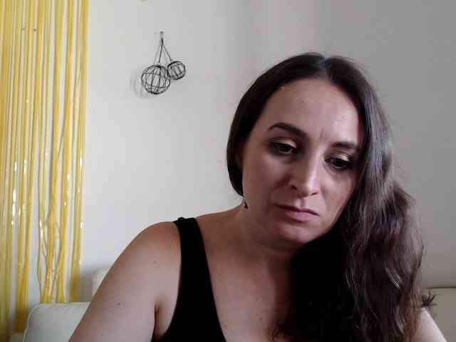 Modella: UWillMarryMyAss