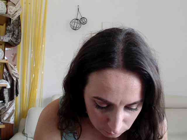 Modella: UWillMarryMyAss