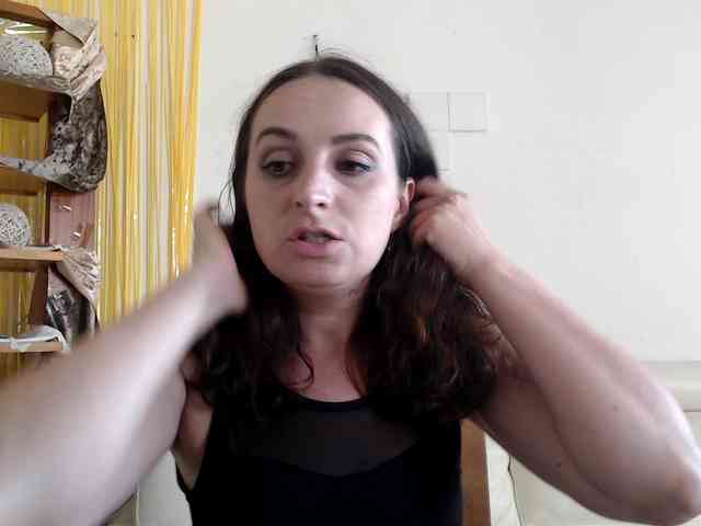 Modella: UWillMarryMyAss