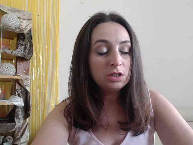 Modella: UWillMarryMyAss