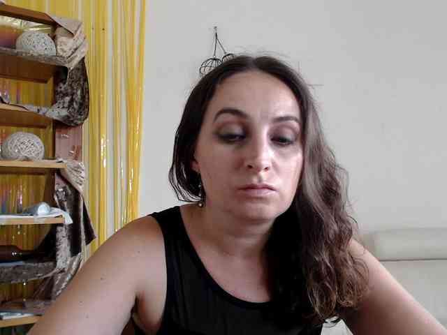 Modella: UWillMarryMyAss