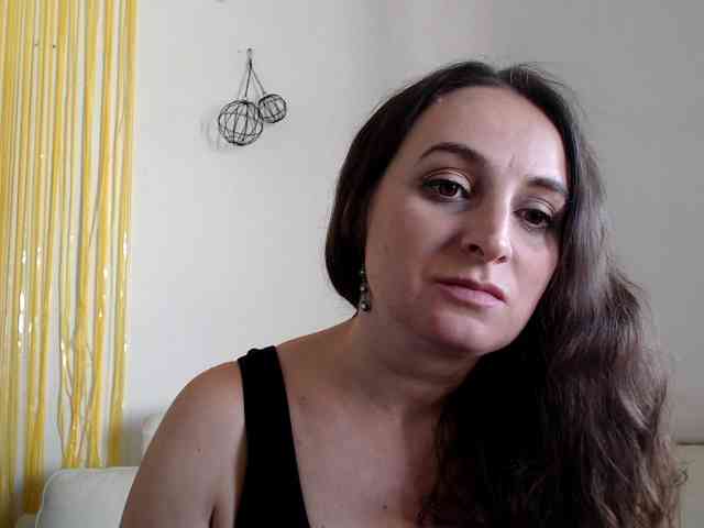 Modella: UWillMarryMyAss