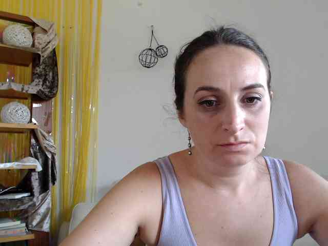 Modella: UWillMarryMyAss