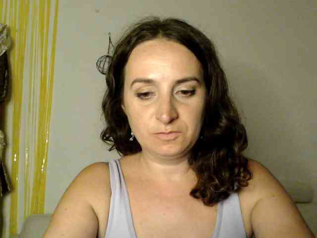 Modella: UWillMarryMyAss