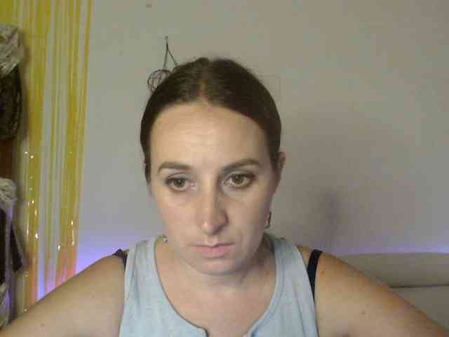 Modella: UWillMarryMyAss