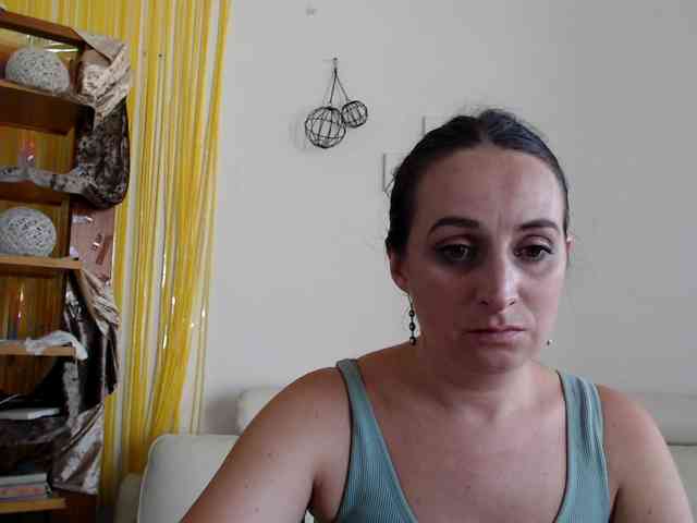 Modella: UWillMarryMyAss