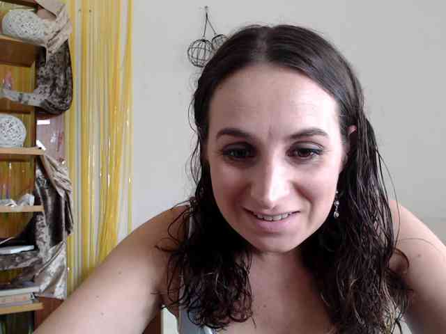Modella: UWillMarryMyAss