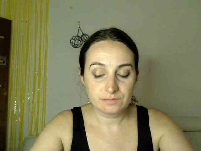 Modella: UWillMarryMyAss