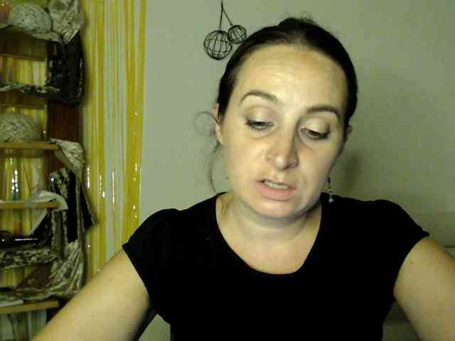 Modella: UWillMarryMyAss