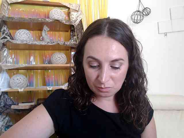 Modella: UWillMarryMyAss