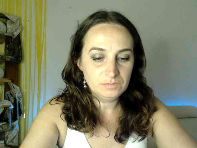Modella: UWillMarryMyAss