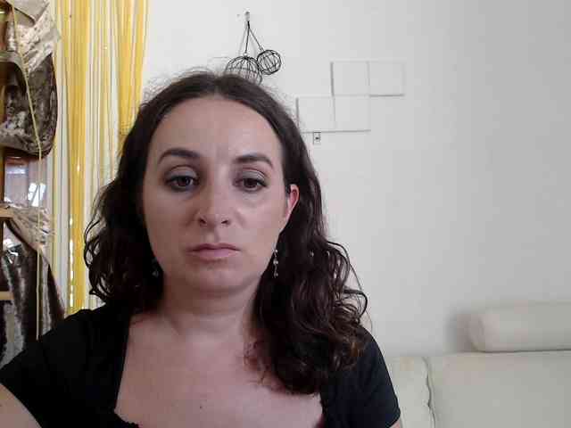 Modella: UWillMarryMyAss