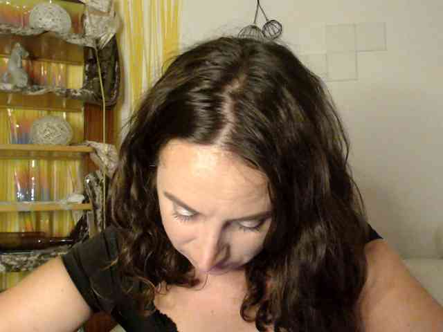 Modella: UWillMarryMyAss