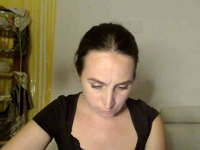 Modella: UWillMarryMyAss