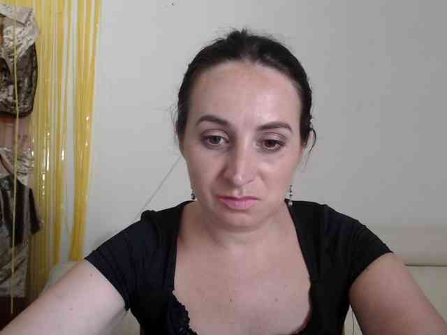 Modella: UWillMarryMyAss