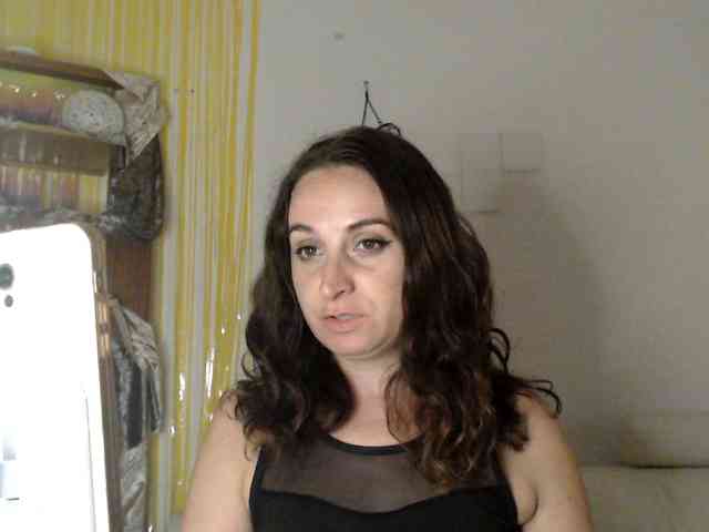 Modella: UWillMarryMyAss