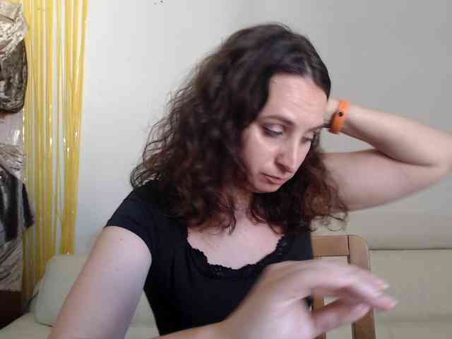 Modella: UWillMarryMyAss