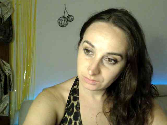 Modella: UWillMarryMyAss