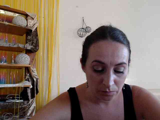 Modella: UWillMarryMyAss