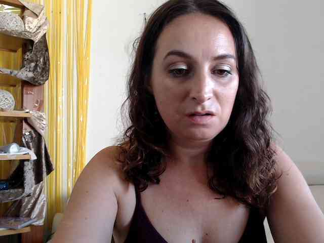 Modella: UWillMarryMyAss